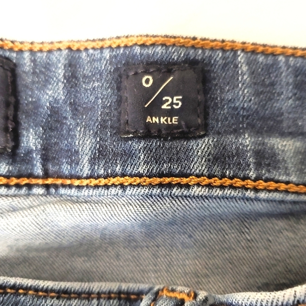 Lucky Brand ankle Jeans. Size 0/25 - Picture 3 of 11